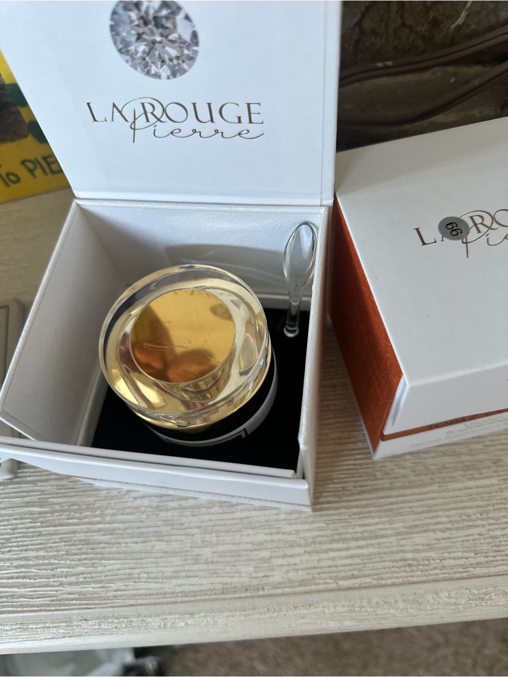LsRouge Crystal & Topaz Skincare Set — White and Gold - Picture 2 of 4